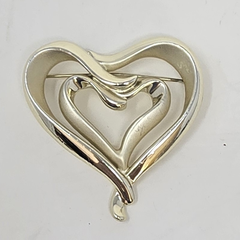 Vtg AJC brooch‎ double heart gold tone pin 80s old money romantic valentine